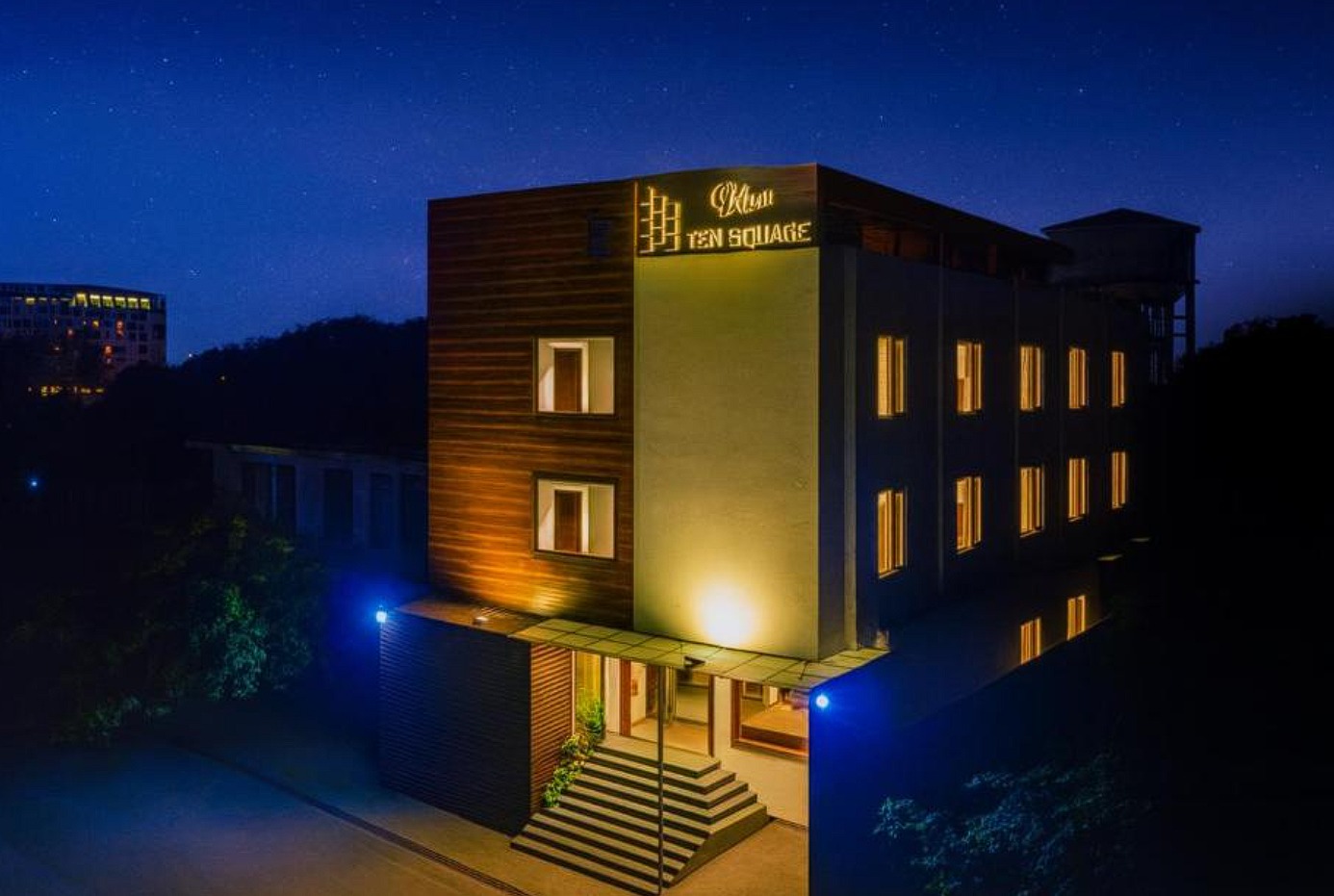 Agra Hotel Exterior